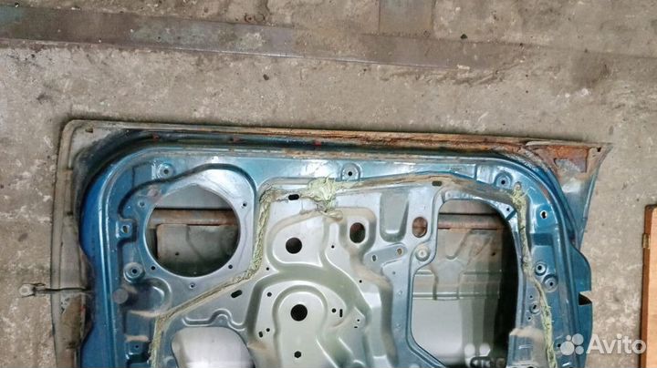 Дверь передняя левая Nissan Primera P11