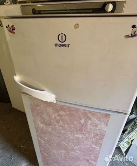 Холодильник Indesit