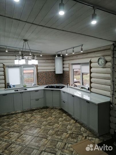 Кухонные гарнитуры с столешницей из камня