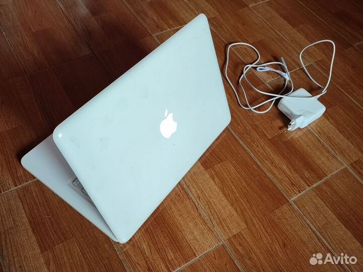 Apple MacBook A1342