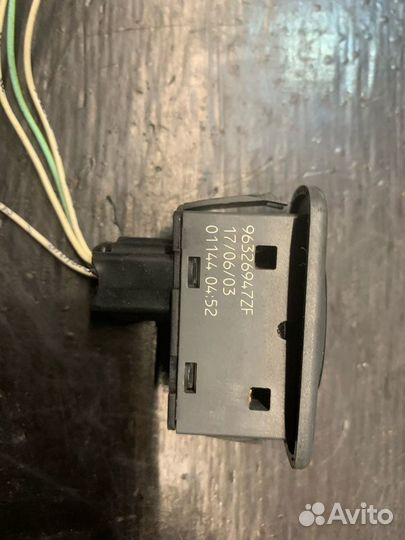 Кнопка стеклоподъемника citroen C5 1 поколения