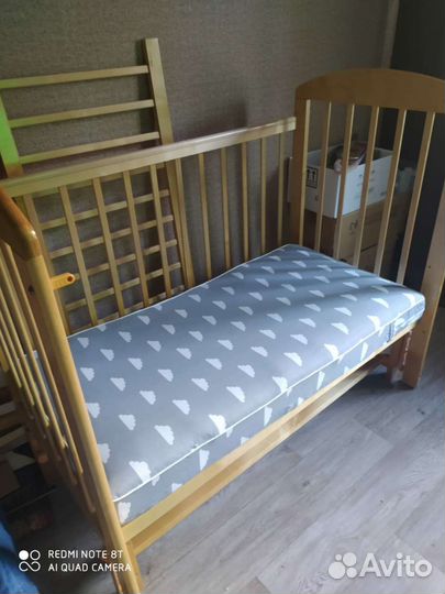 Кроватка-маятник, балдахин, бортики