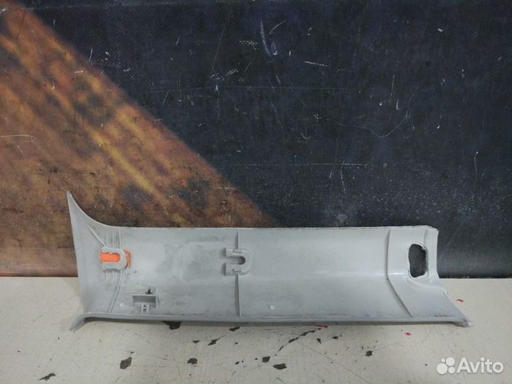 Обшивка салона правая Volkswagen Passat Variant B5