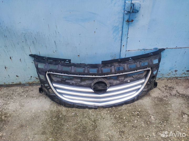 Решетка радиатора opel insignia 2008 2013