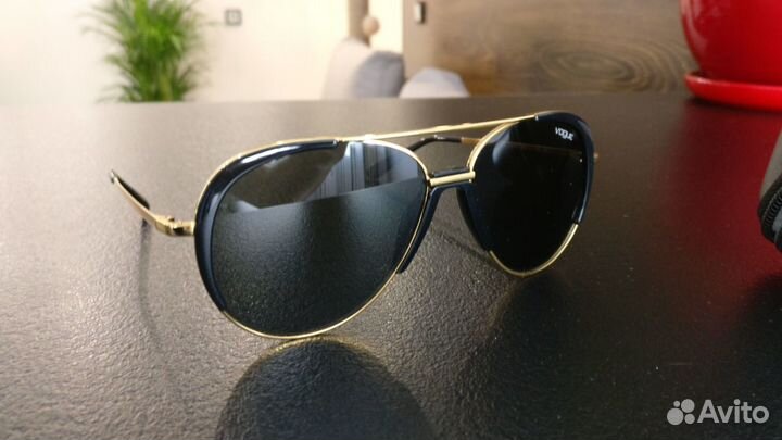 Очки солнцезащитные авиаторы Vogue