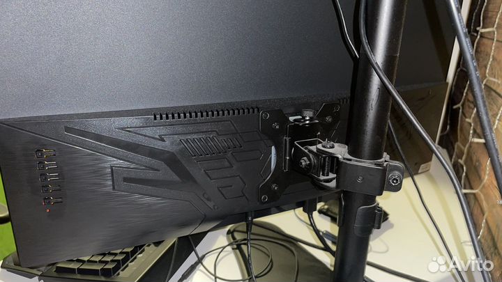 AOC 27’ 2K165GHz (Изогнутый)