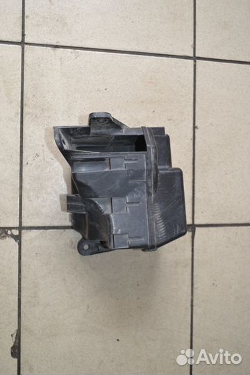 Корпус блока предохранителей Toyota Noah R60