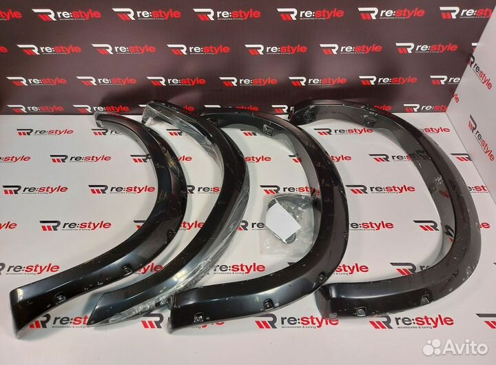 Фендера Toyota Tundra 2007-2013