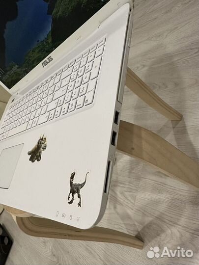 Ноутбук asus