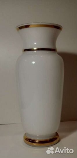 Ваза молочное стекло Чехия
