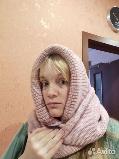 Капор женский вязаный