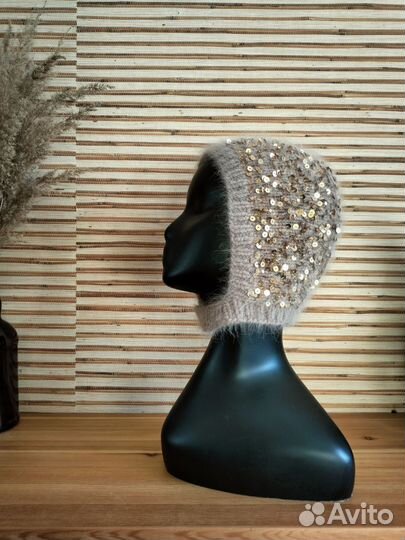 Чепчик капор с пайетками на осень