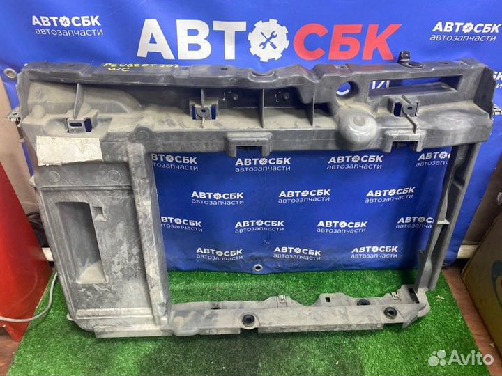 Рамка радиатора Peugeot 207 WA DV4TD 2006-2011