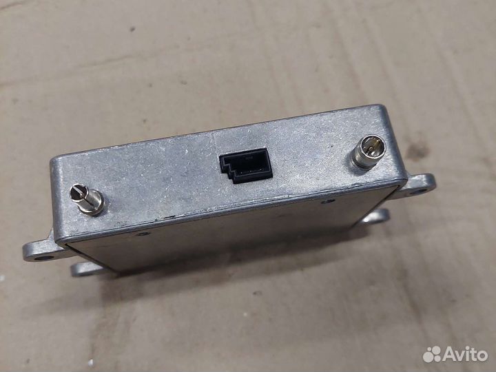 Усилитель антенны Mercedes Benz W220