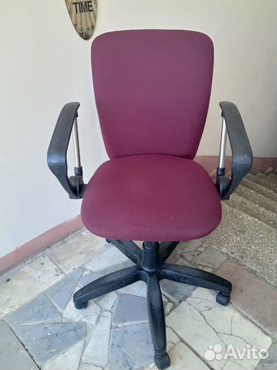 Офисное кресло