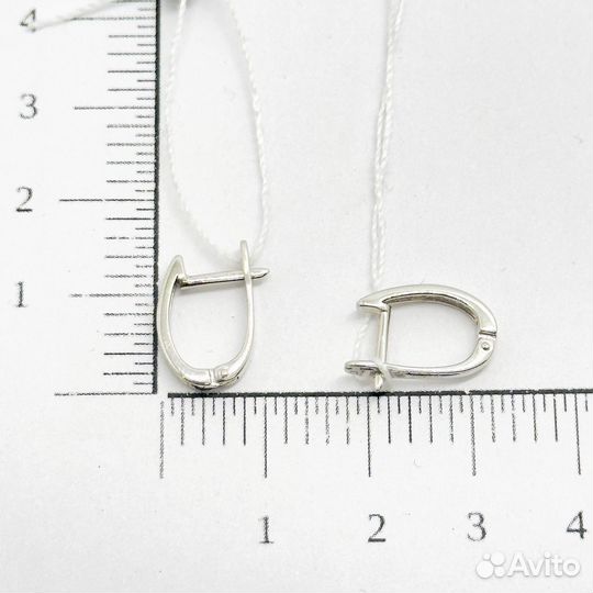 Золотые серьги с камнем