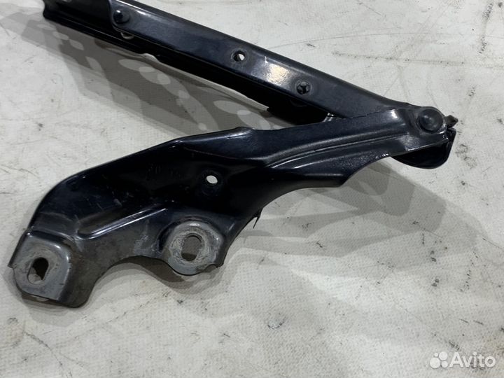 Петля капота Audi A7 4G