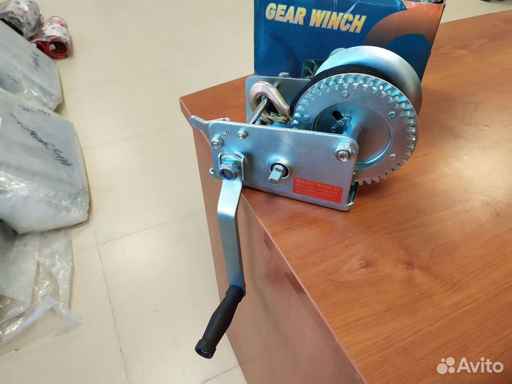 Лебедка ручная барабанная 2000LBS/900кг лента трос