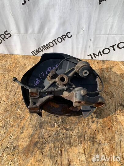 Кулак задний правый Audi A4 B7