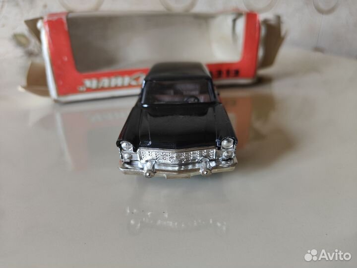 Модель 1:43 Газ-13 Чайка постномер СССР
