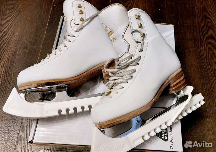 Фигурные коньки Jackson Elle