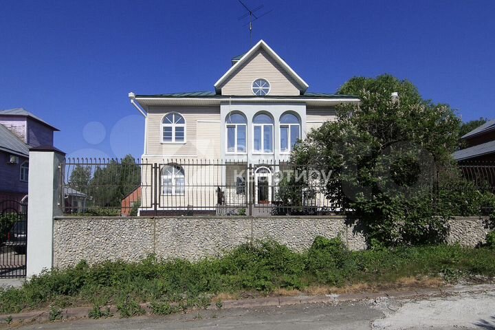 Дом 440 м² на участке 10 сот.