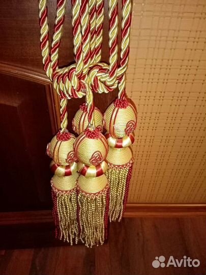 Вазы разные. Кисти подхваты для штор