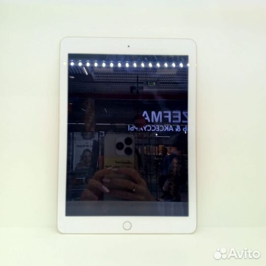 Планшет Apple iPad 5th Gen