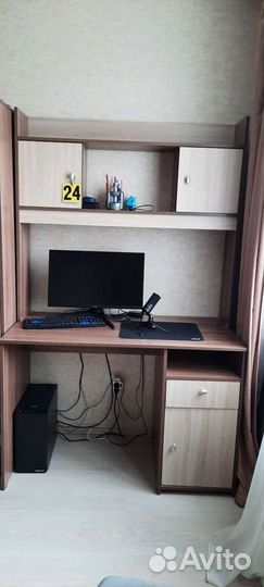 Компьютерный стол
