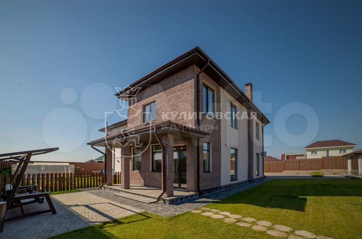 Коттедж 333,4 м² на участке 11,5 сот.