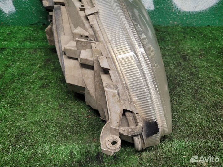 Фара левая на Mercedes W220