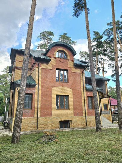 Дом 340 м² на участке 12,4 сот.