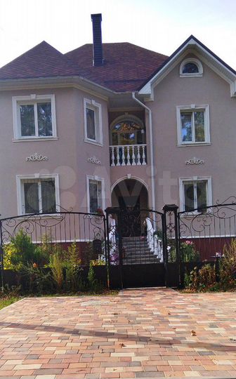 Коттедж 250 м² на участке 8 сот.