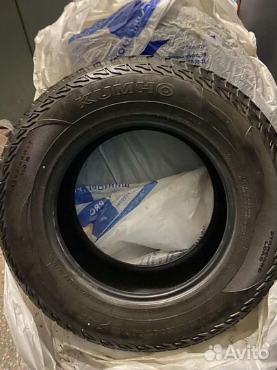 Kumho Road Venture AT61 265/65 R17