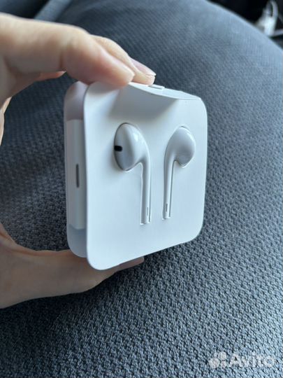 Наушники Apple EarPods Lightning
