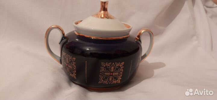 Ваза с ручками и с крышкой кобальт