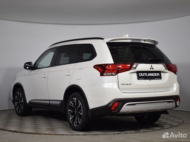 Mitsubishi Outlander 2 CVT, 2022