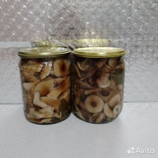 Грибы маринованные