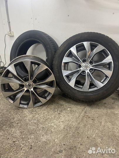 Продам литые диски на Шевроле Круз