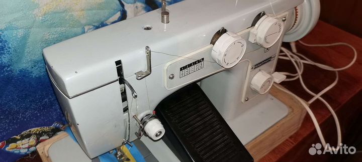 Швейная машинка с электро приводом настольная