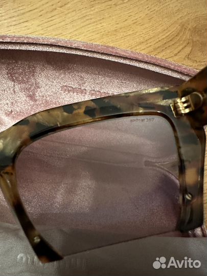 Солнцезащитные очки женские Miu Miu