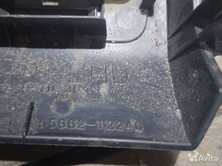 5566212240 Накладка дефлектора Toyota Corolla E150