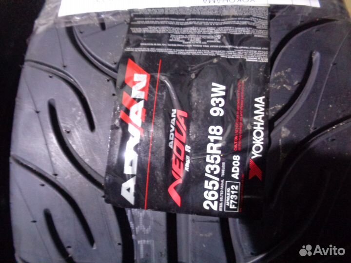 Yokohama ADVAN Neova AD08R 265/35 R18