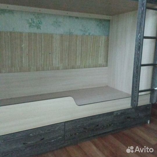 Кровать двухъярусная