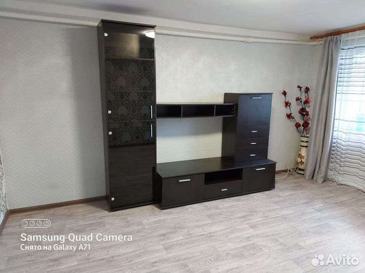 Стенка в гостиную новая