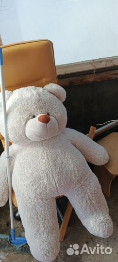 Большой плюшевый мишка