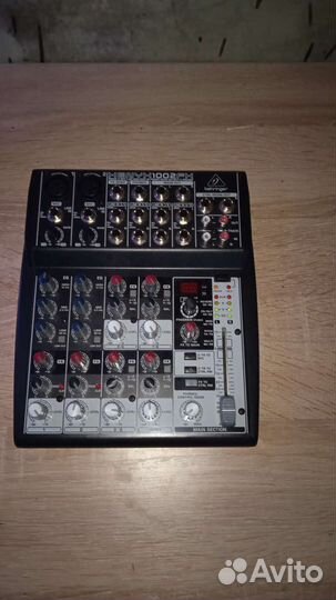 Микшерный пульт behringer Xenyx 1002FX