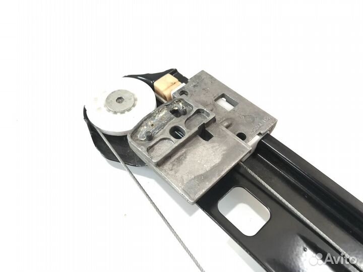 Стеклоподъемник задний правый Mercedes C W203