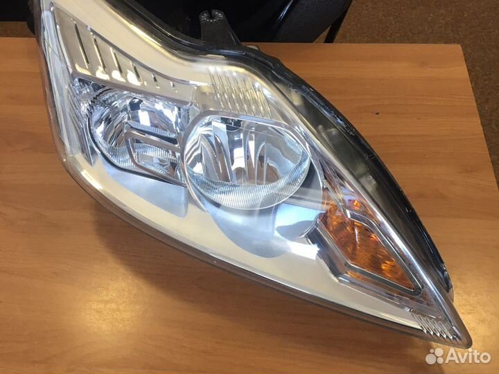 Фара Ford Focus 2 правая рестайлинг