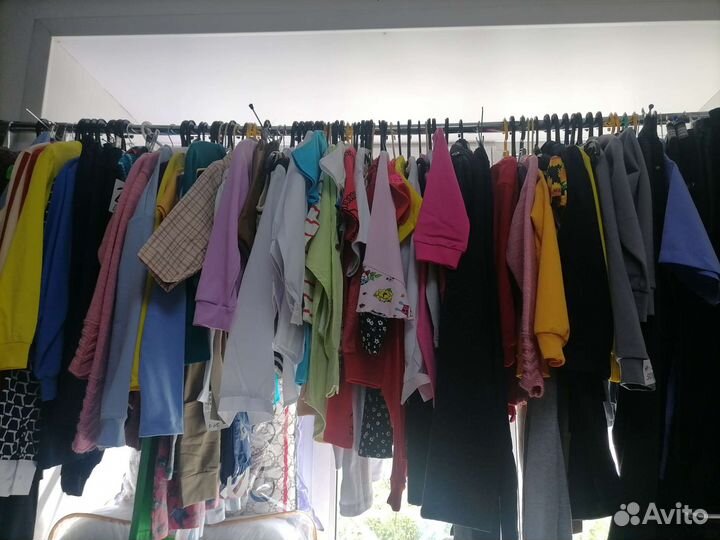 Женская мужская и детская одежда